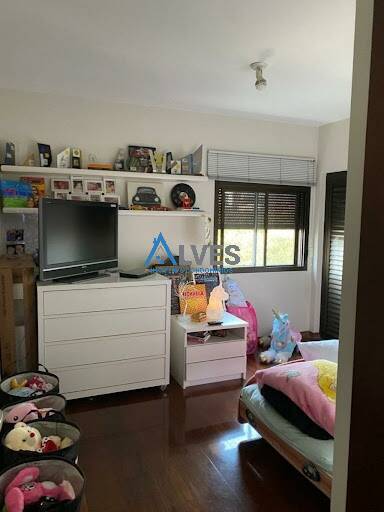 Apartamento à venda com 3 quartos, 209m² - Foto 12