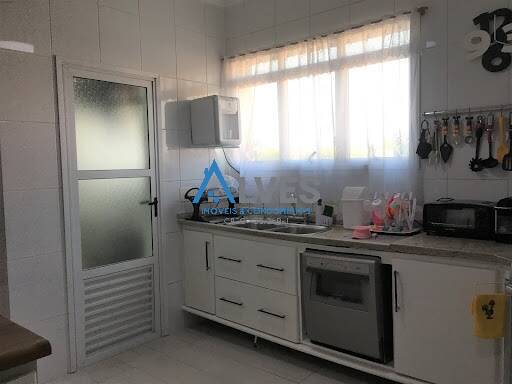 Apartamento à venda com 4 quartos, 188m² - Foto 12