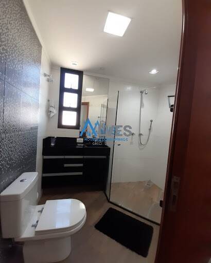 Apartamento à venda com 3 quartos, 135m² - Foto 3