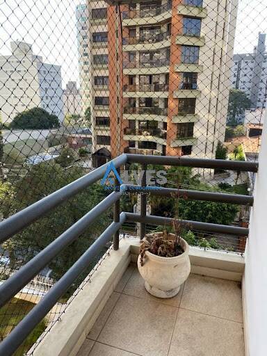 Apartamento à venda com 3 quartos, 209m² - Foto 19