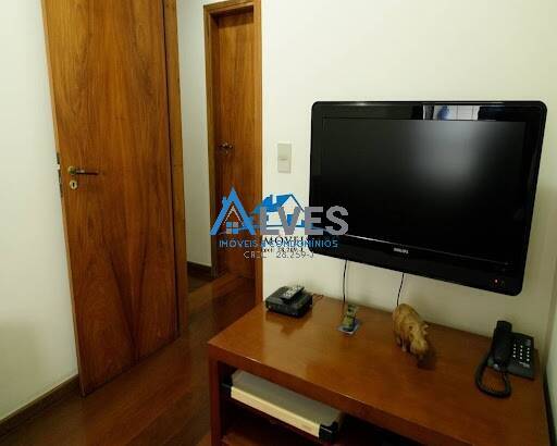 Apartamento à venda com 3 quartos, 135m² - Foto 25